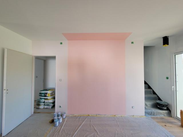 ✨ Ambiance d’un salon neuf : un mur bicolore en douceur affirmée